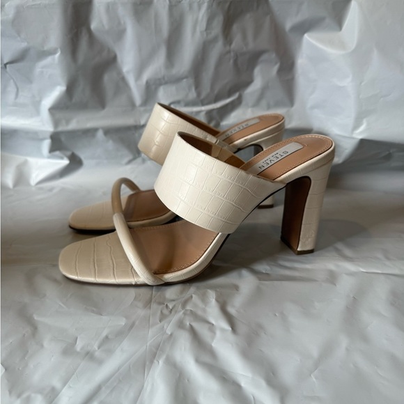 Steve Madden Shoes - Steve Madden Cream Heels Size 9.5